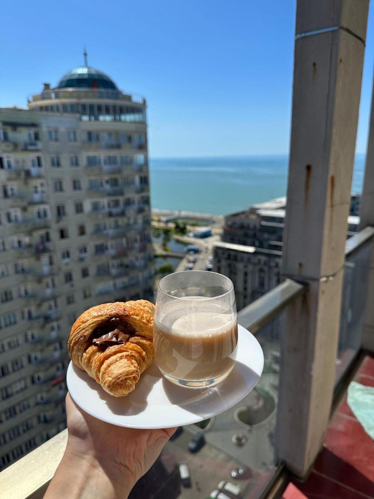 Удобные Апартаменты С Видом На Море Batumi Kültér fotó